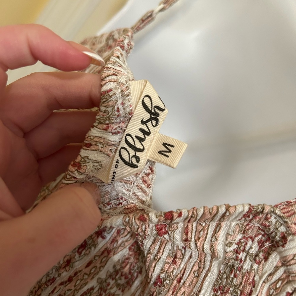 A hint of Blush juniors romper new with tags - Picture 8 of 11